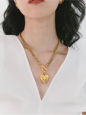 Jennifer Behr Corazon Pendant Necklace